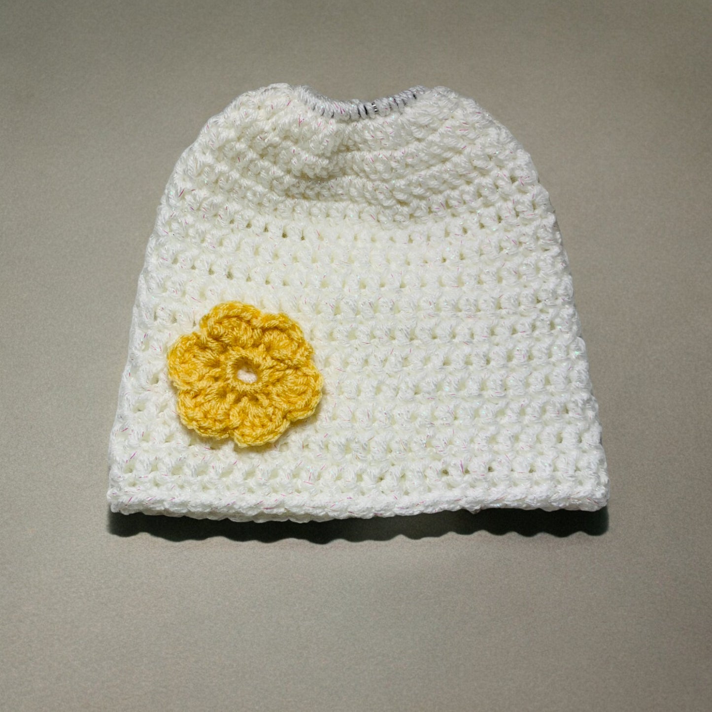 Yellow flower - Girl's messy bun beanies