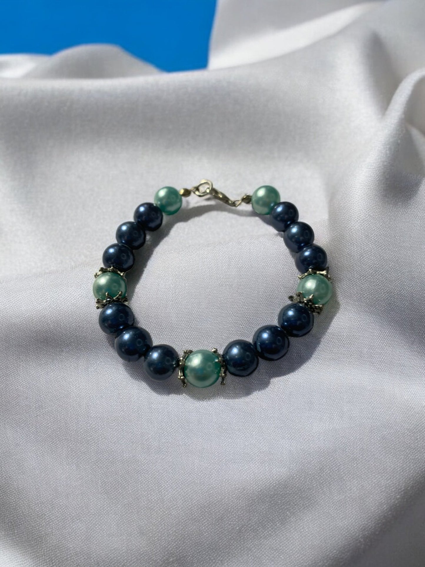 Blue and teal pearl bracelet